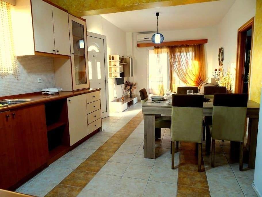 Cozy Apartment In Paradisi Paradisi  ภายนอก รูปภาพ